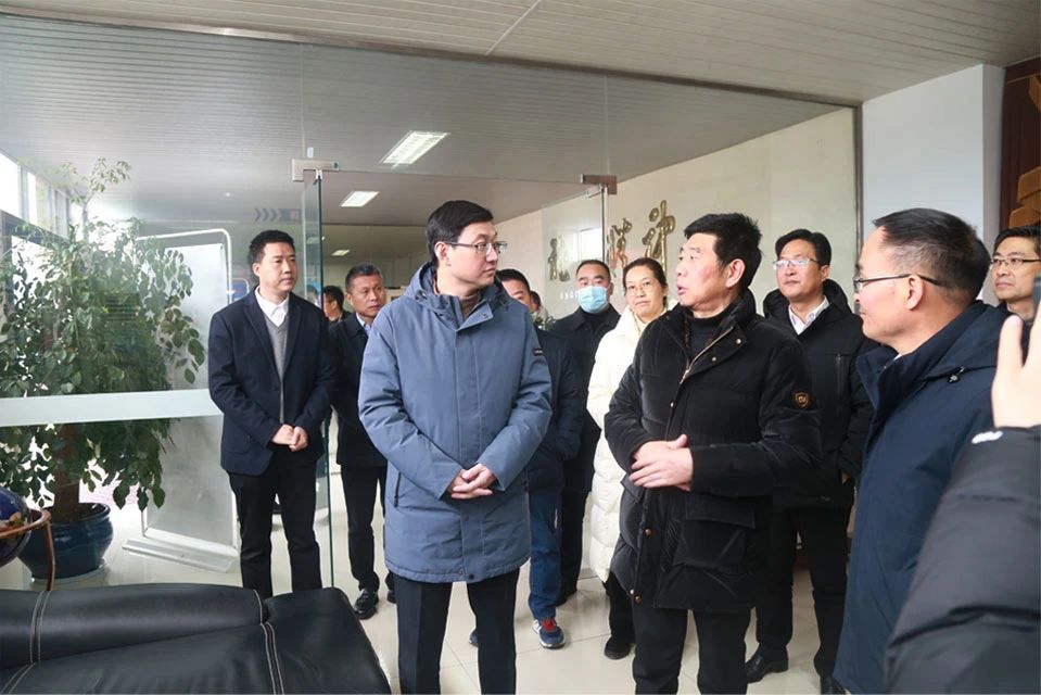 Yang Zewei, stellvertretender Sekretär des Bezirkskomitees Lin'an und Bezirksbürgermeister, besuchte Meige Machinery, um die Arbeit und Produktion zu untersuchen und wieder aufzunehmen